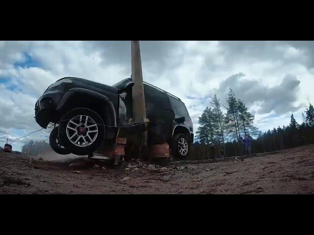 UAZ Patriot Pole Crash Test