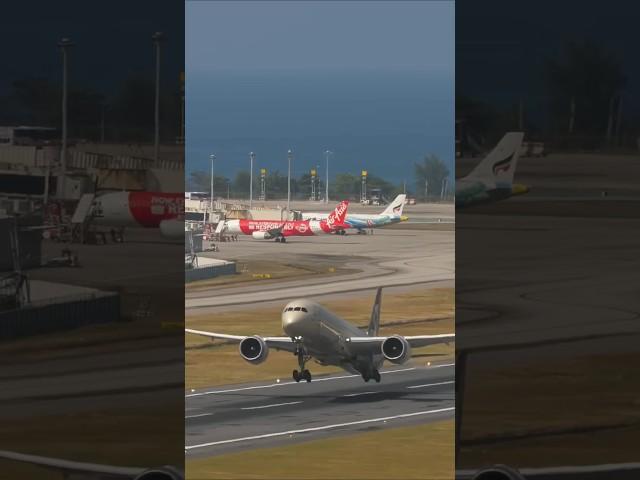 Etihad Airways ️ #airplanetakeoff #bestairlines#uae#shorts@Queen@MrBeast@dudeperfect