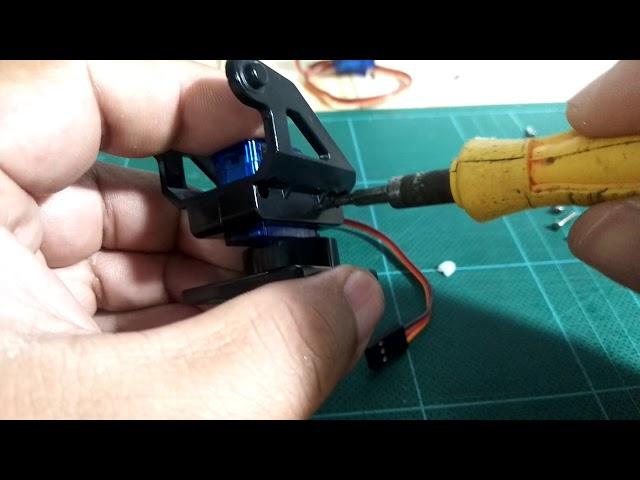 Cheap & Mini Pan/Tilt Bracket Assembly - SG90 Servo