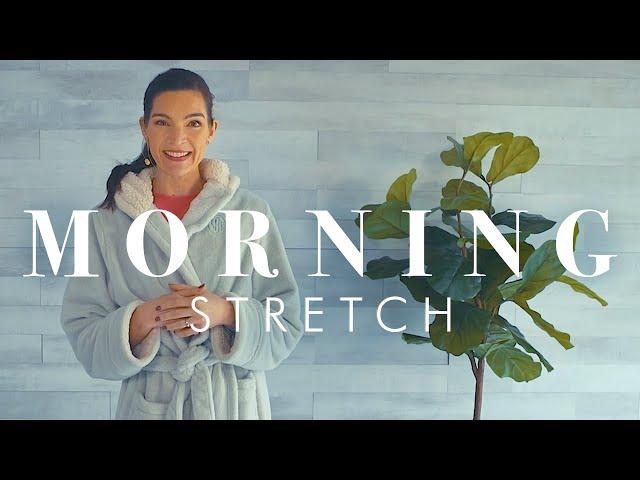 Morning Standing Stretch Workout // Activate your Muscles in your Pajamas!