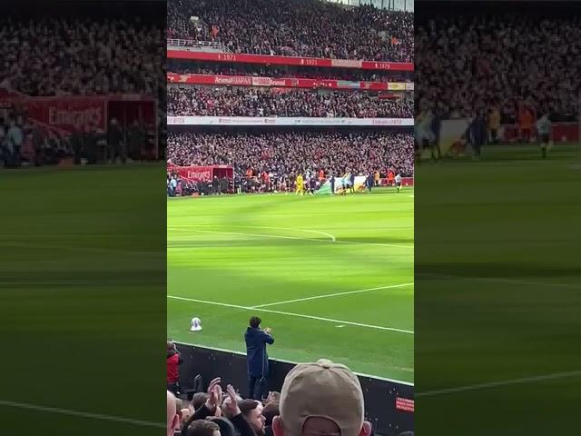 PLAYERS WALK OUT AT EMIRATES BEFORE ARSENAL V WEST HAM