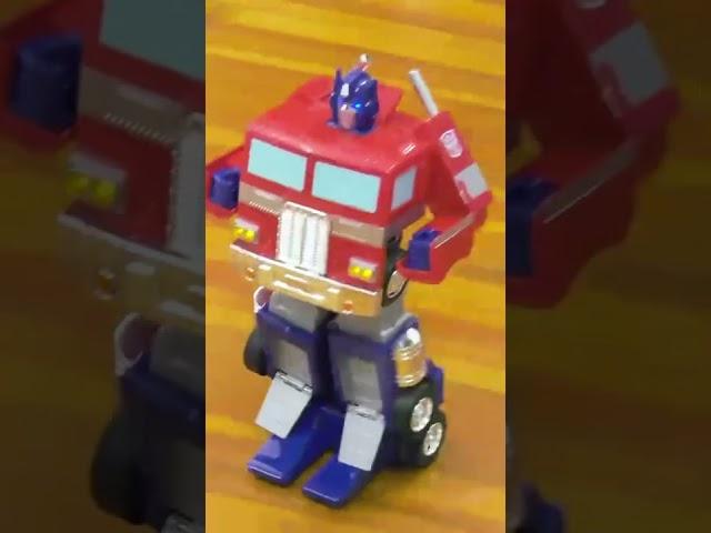 Transformers AutoBot Optimus Prime Converting RC from Jada Toys Review! #shorts