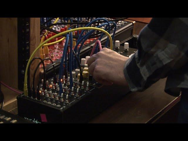 Testing a new trigger sequencer module - Midiverse - TV