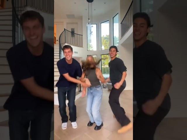 I was scared they gonna drop her#lexirivera#Andrew#Dom