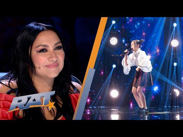 Daria Crețu, fetița care ridicat sala în picioare cu interpretarea ei | Românii Au Talent S14