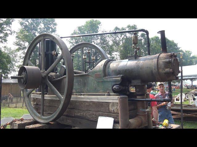 Bessemer Gas Engine, Grove City , PA,  Circa 1899-1929 at Almelund Threshing Show.