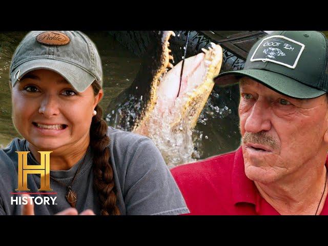 Swamp People: DEVASTATING Hurricane Threatens Gator Hunters (Season 16)