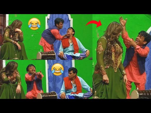 Vicky Kodu With Komal Butt And Shauka Shahkotia | New Comedy Stage Drama | Macro Stage Drama