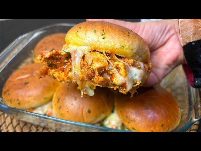 Cheesy Chicken Fajita Sliders Recipe • Cheesy Chicken Burger Recipe • Chicken Sliders Ramadan Iftar