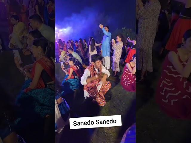 Sanedo Sanedo |Dandiya Fever Pune | Biggest Desi Garba Nights by Linkin Minds