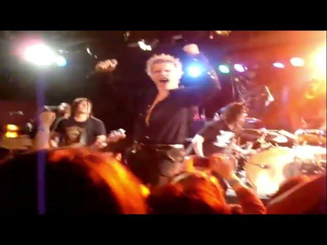 Billy Idol w/ The Big Ball Stars (Ain't Talking About Love) (Cover) Multi-Cam-Video Live 2009