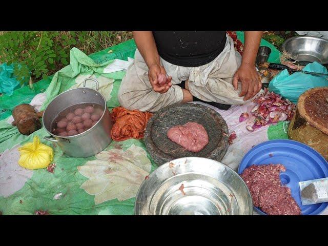 Waza Chef Kar Raha Hai Eid k Lunch ki Tayari aur mai aapna bagcha mai Gaye ||Kashmir||