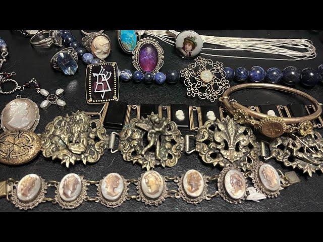 Vintage Jewelry Haul ! Amazing Vintage jewelry finds !