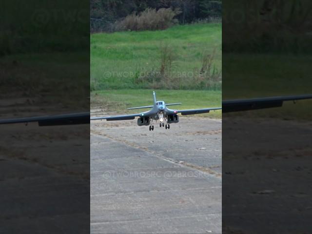 B-1B Lancer Touch & Go #aviation #rc #rcplane