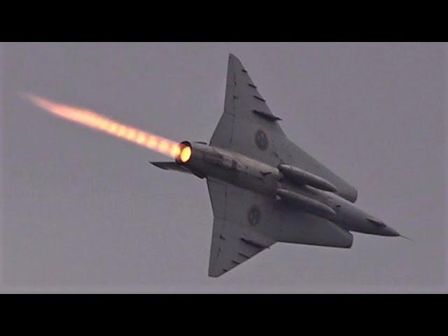 SAAB J-35 Draken | MASSIVE Afterburner