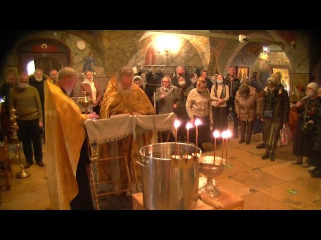 Архистратига Божия Михаила и прочих сил бесплотных. Литургия. Храм Успения в Путинках