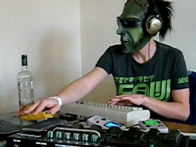 C64 Alien (1984)  LIVE - SID Main Theme [LukHash]