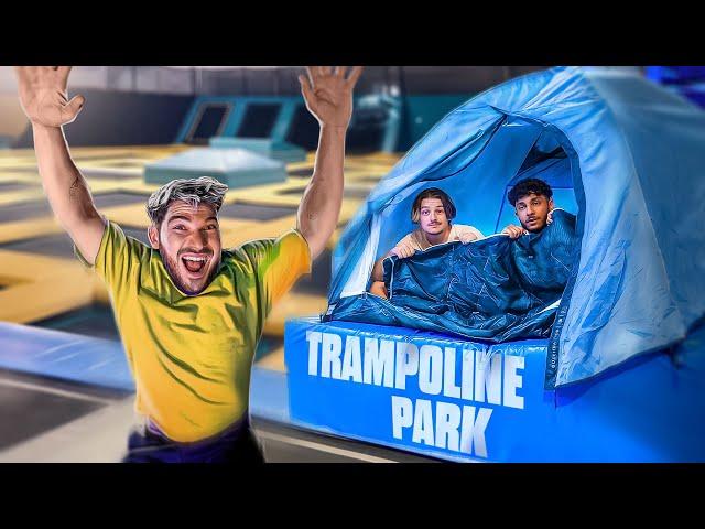 DORMIR DANS UN TRAMPOLINE PARK GÉANT ! (c'est génial)