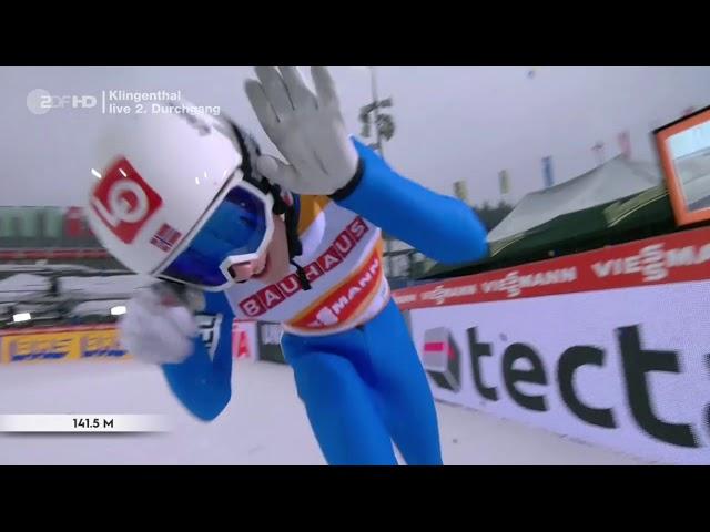 Halvor Egner Granerud gewinnt das Samstagsspringen in Klingenthal [beide Sprünge] 140,5m / 141,5m