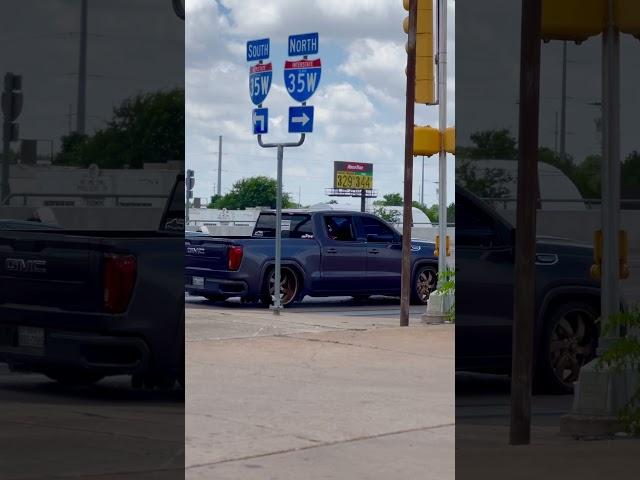 DROPPED GMC SIERRA SITTING ON BRONZE RACELINE WHEELS #texastrucks #satrucks #crewcab #droppedtrucks