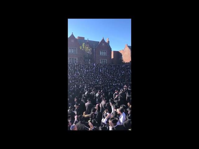 Pittsburg Chabad Shluchim Lead Thousands Of Shluchim In Singing "Holocaust" Ani Maamin