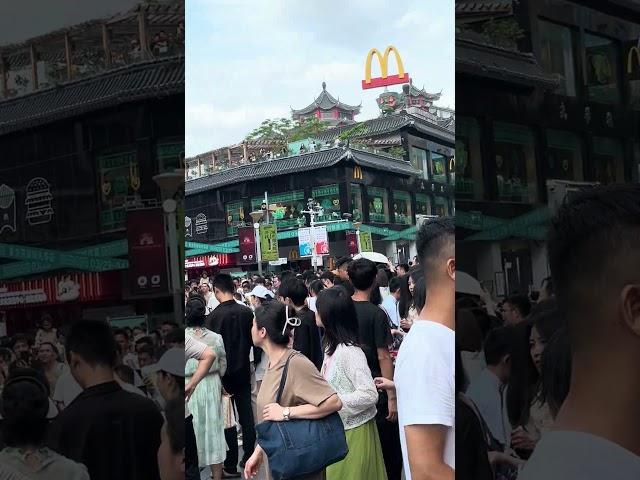 到處都是人人人人人#人 #人山人海 #人流 #深圳 #深圳一日遊 #深圳好去處 #travel #香港 #旅遊 #live #實時