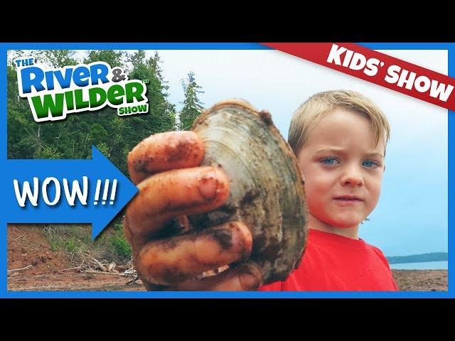 P.E.I. CLAM DIG - KIDS CLAMMING ON BEACH ON FAMILY VACATION