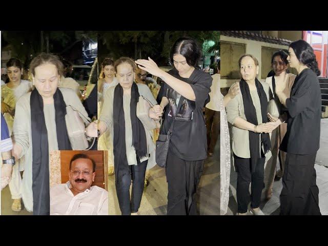 Baba Siddique Wife And Daughter Crying At Baba Siddique FuneraI