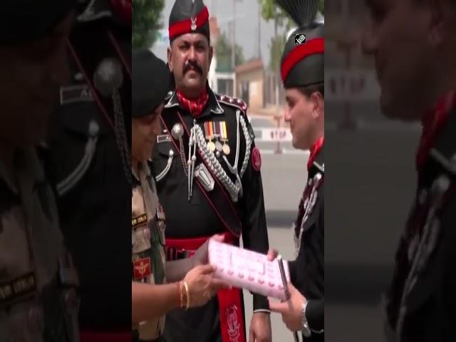 Punjab: Pakistan Rangers, BSF exchange sweets at Attari-Wagah border | India-Pakistan News