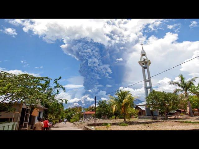 Lewotobi Volcano Erupts To 55,000ft - 100 Vehicles Stranded In New Mexico Snow - Hurricane Rafael