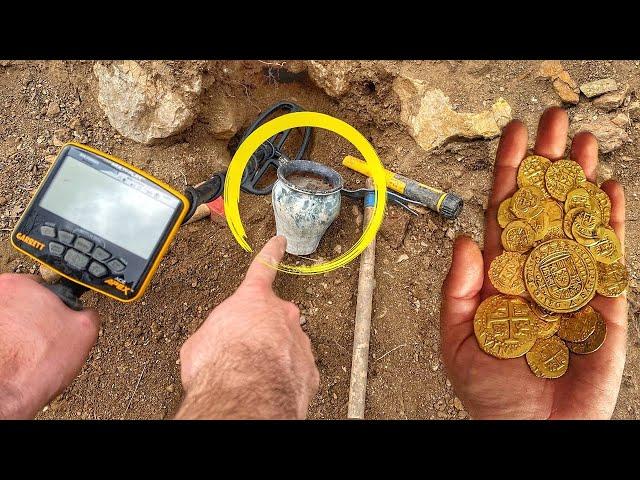 FOUND TREASURE CHEST WHİLE METAL DETECTİNG / TREASURE HUNT