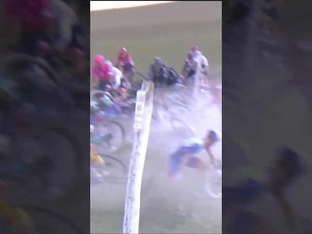 Crashes don’t come more 𝘿𝙍𝘼𝙈𝘼𝙏𝙄𝘾 than Alaphilippe's at 2022 Strade Bianche  #cycling