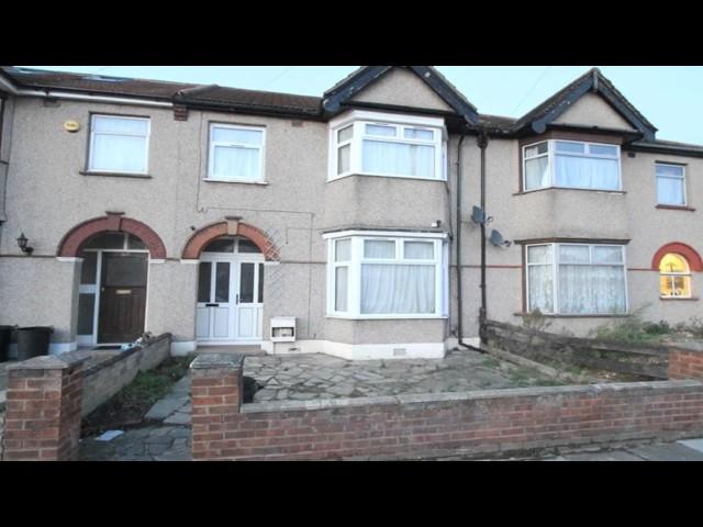 3 bedroom property for sale in Henley Road Ilford Essex