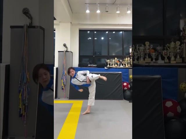 아니 이게 되긴 된다요.. #yt #taekwondo #judo #martialarts #forms #sidekick #kick #karate #태권도 #kick #shorts