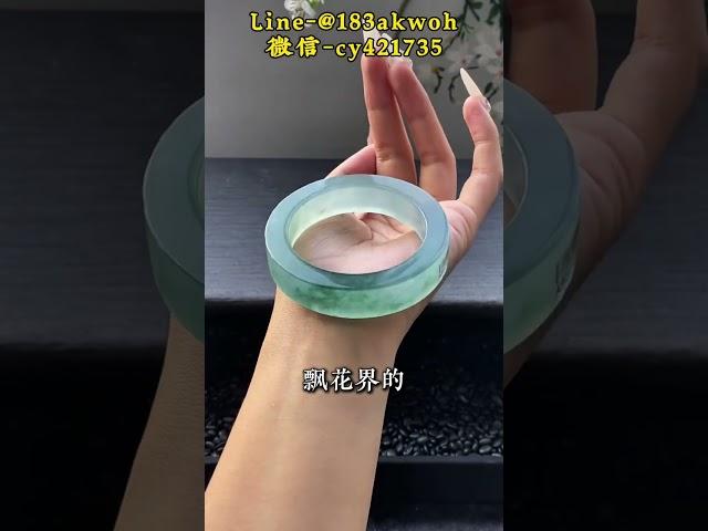 【冰魄生花 · 清韵天成】 ️「雪舞」冰飘花翡翠手镯  老坑冰种如极地冰川般纯净，天然飘花似雪中墨梅绽放 #珠寶 #翡翠 #翡翠手鐲 #熱門 #翡翠原石