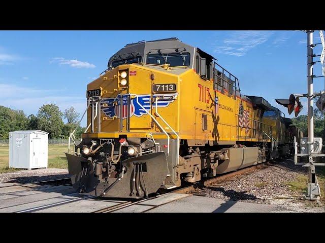 Fast westbound coal floors it through Washington!