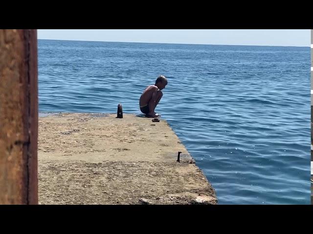 Мальчик и море