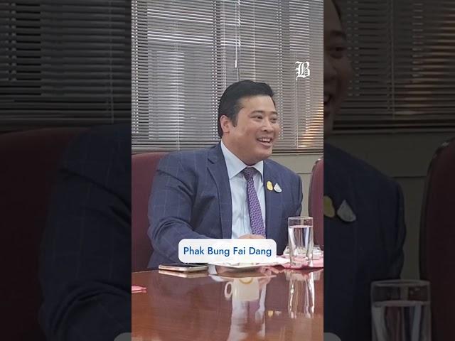 Vacharaesorn Vivacharawongse - King's second son obtains Thai ID