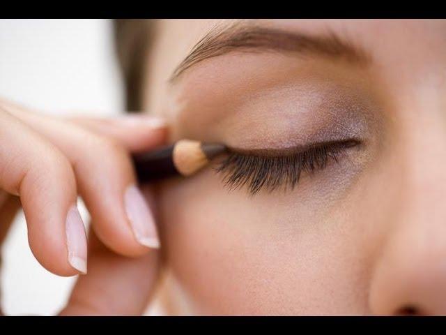 How to Apply Pencil Eyeliner