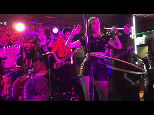 Oh! Gunquit (Benidorm, Fuzzville 2017 - 13abr17)