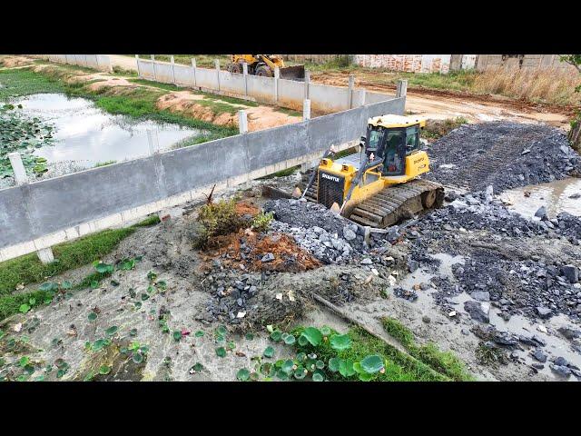 UPDATE!! EXCELLENT TECHNIQUES SKILLS OPERATOR SHNATUI BULLDOZER PUSHING THE ROCKS INTO WATER