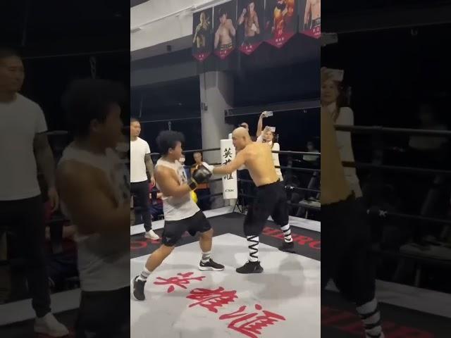 Shaolin Monk Vs a Boxer Powerful Punches 