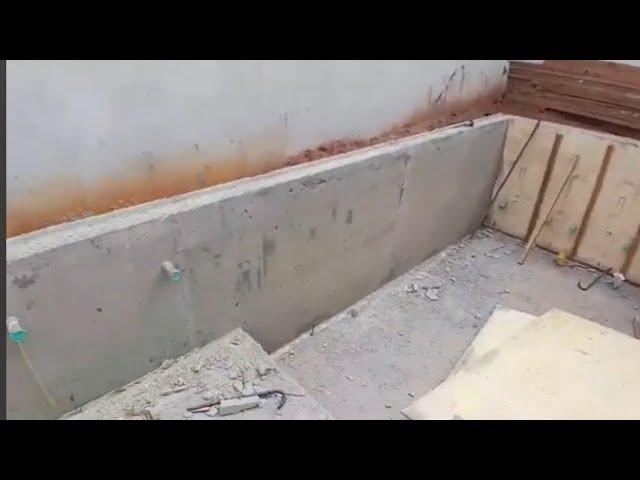 Desformei as caixarias de piscina em concreto armado com apenas 2 dias de concretada .