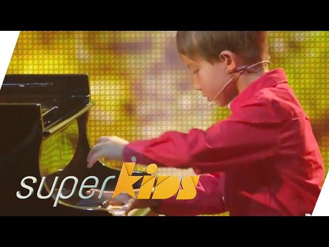 Stunning Tchaikovsky interpretation by 8 yrs old pianist | Superkids