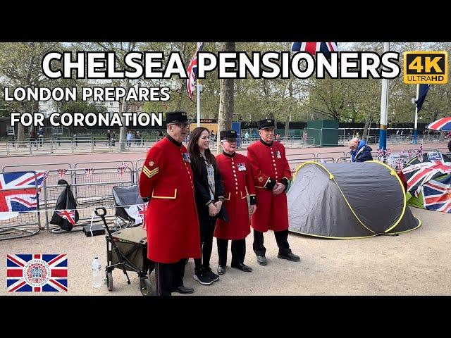 【4K】CHELSEA PENSIONERS OUTSIDE BUCKINGHAM PALACE