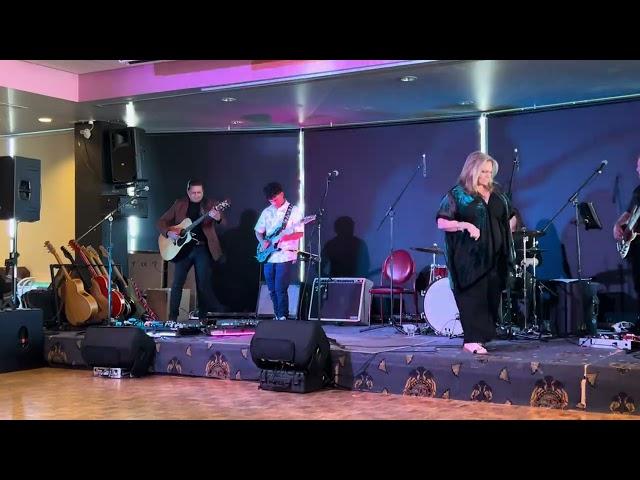 ‘Still got the blues’ with Kerryn O’Brien @GaryMooreOfficial #garymoore #guitar #livemusic