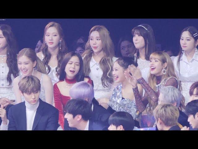 181201 블랙핑크 (BLACKPINK) ROSE,JISOO 키스미(KISS ME) CF광고가 나오자 빵터짐 [4K] 직캠 (2018 멜론 뮤직 어워드) by Mera