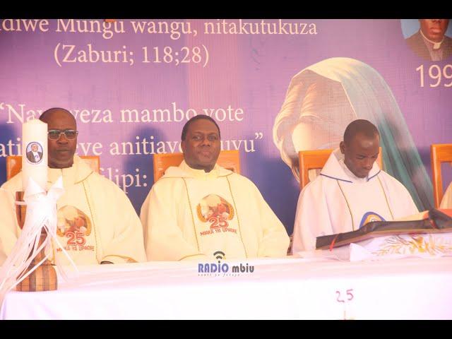 Padre Mutalemwa: Watu wengi wanasema Fr Kamugisha anawabariki/ "Tuache Unafiki"