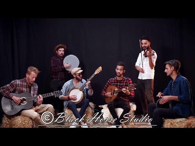 Aissa Ajenniw en improvisation avec ces amis "cheikh el hesnaoui"