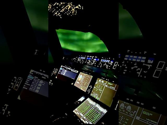 Polarlichter im A350 Cockpit Seattle nach München  #aviation #shorts #pilot #airbus